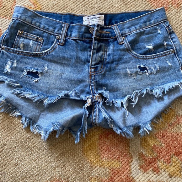 One Teaspoon blue Bonita cutoffs Jean shorts size 26 festival back pocket fade - Picture 3 of 8